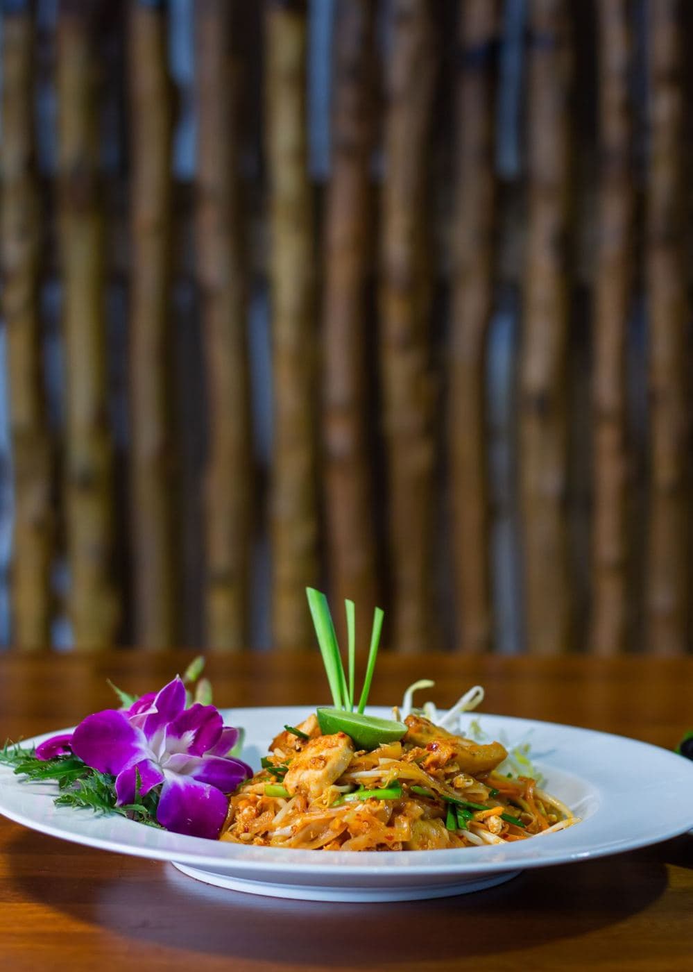 Pad Thai mit Reisnudeln und Sojasprossen